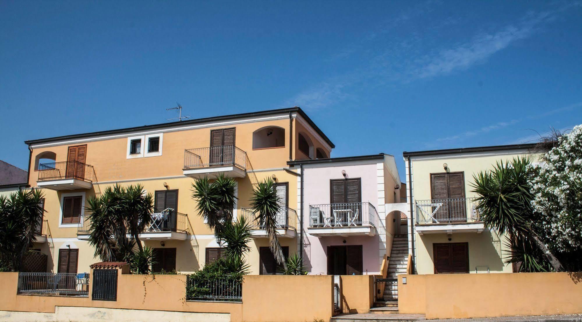 Residence Le Pavoncelle Santa Teresa Gallura Exterior foto
